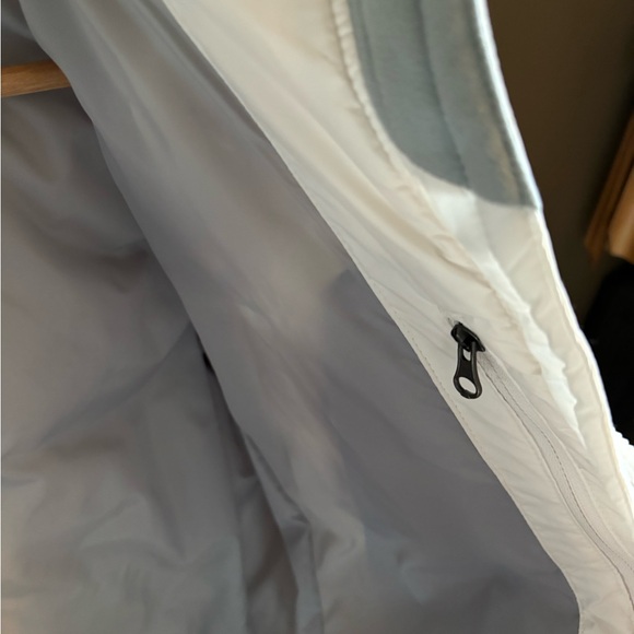 Columbia Puffer Jacket Women’s - Picture 9 of 9